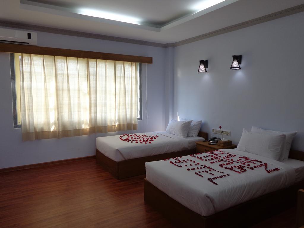 Golden Lotus Inle Hotel Nyaung Shwe Exterior foto